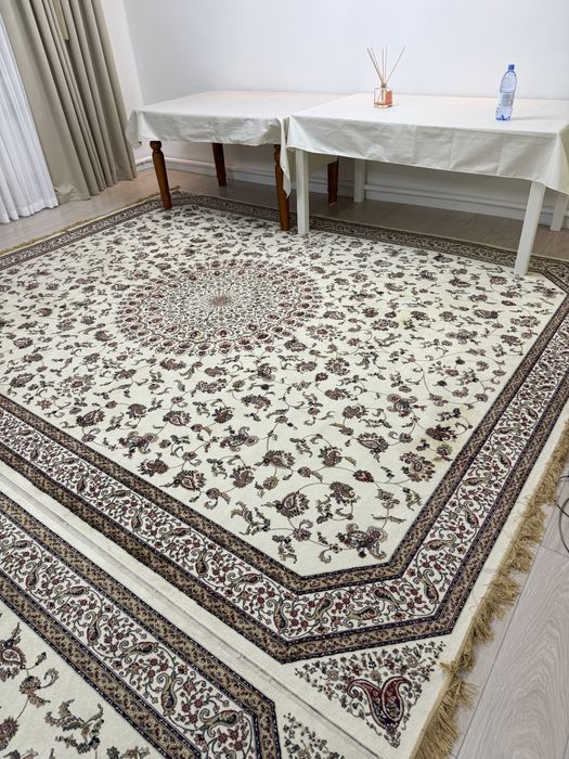 Продам ковер в хорошем состоянии