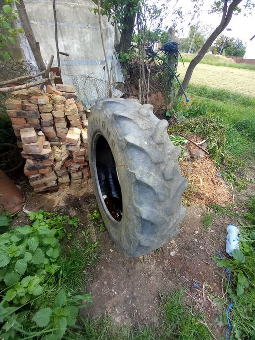 Cauciuc radial 320/85r28 (12,4r 28)