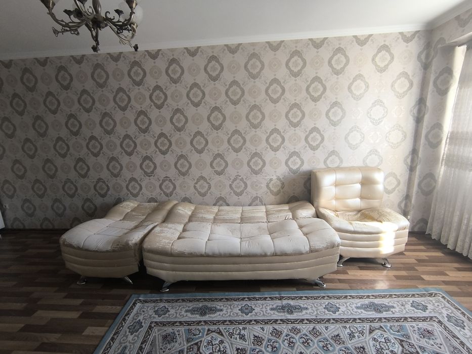 Диван и кресла Б/У