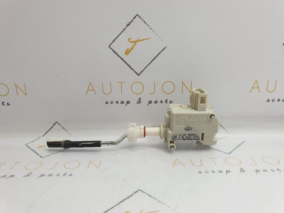 Actuator deschidere usita rezervor VOLKSWAGEN GOLF IV Variant 1J5 1999 - 2006 1.9 TDI ATD, AXR 1J0810773A