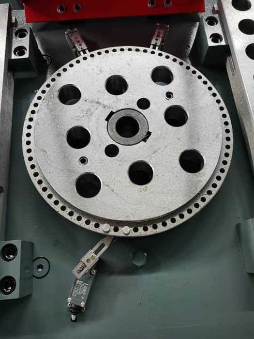 Masina fasonat otel beton - UDF 45 D