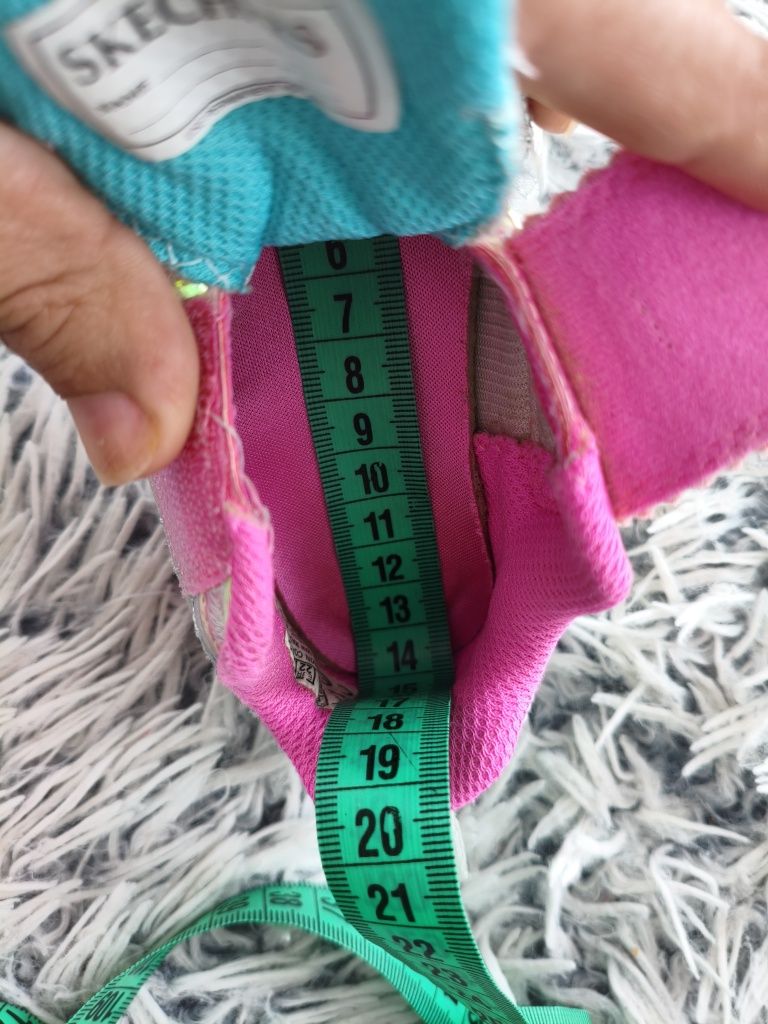 Skechers 22 ( 13.5-14 cm)