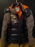 Geaca groasa de iarna MONCLER , marimea M , in stare foarte buna !