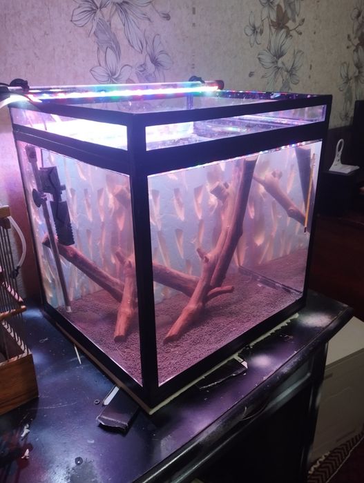 55litrli Akvarium sotiladi