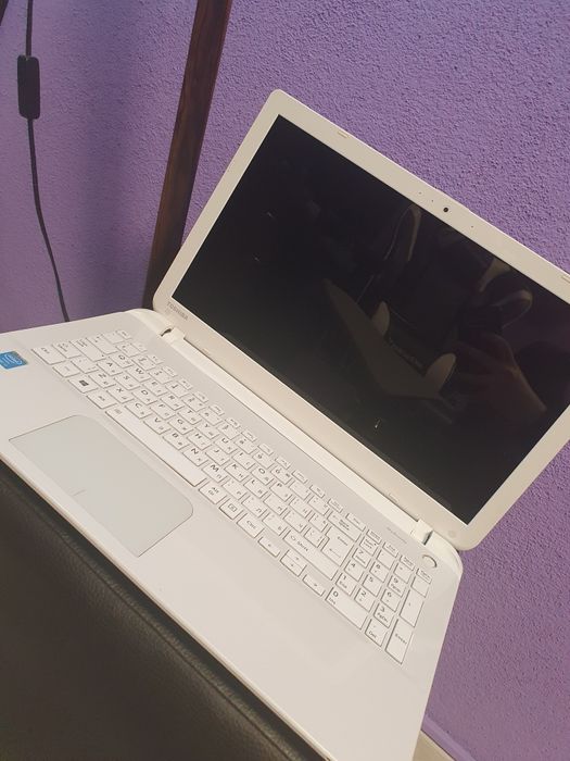 Лаптоп Toshiba Satellite L50-B