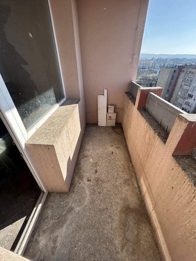 Продава се тристаен апартамент