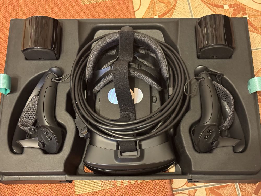 Очки виртуальной реальности Valve Index VR Kit