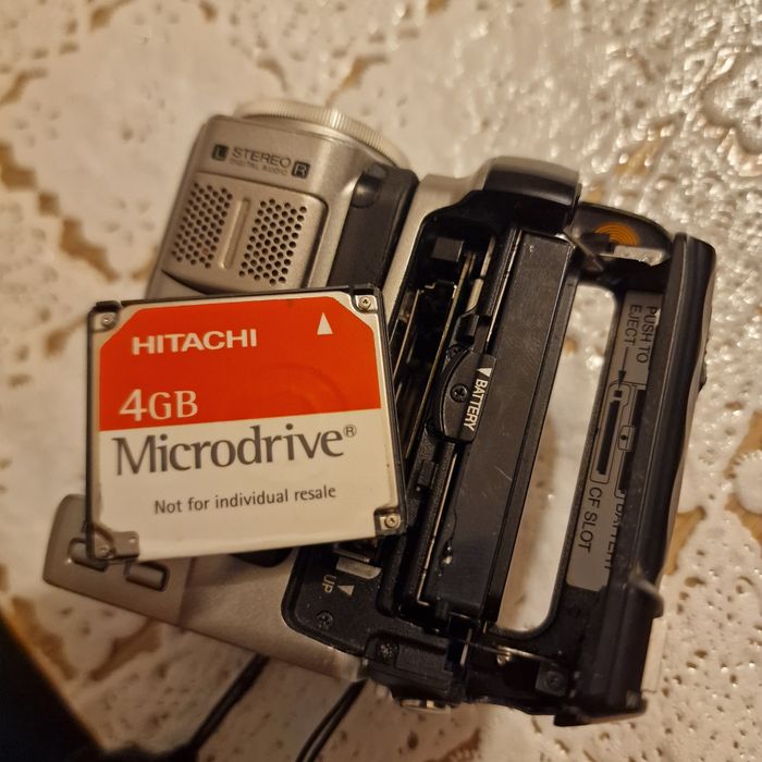 Cameră JVC  impecabilă sistem antiefracție