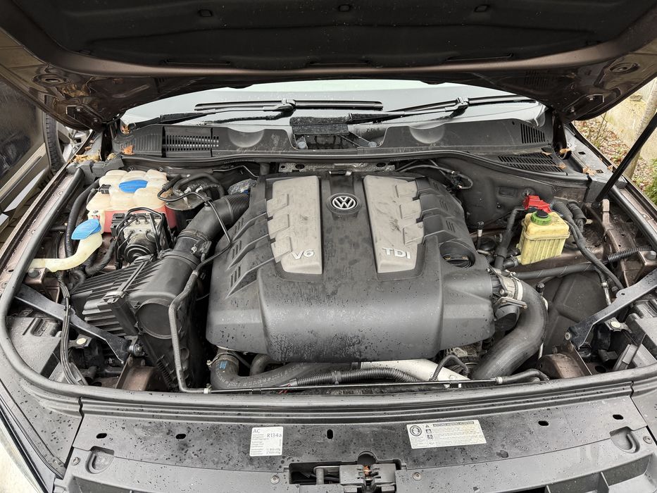 Dezmembrez vw touareg r line 3.0 diesel cod motor CRCA