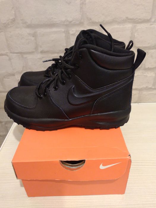 Adidasi Nike marimea 39