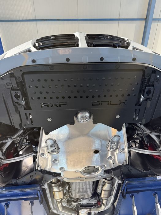 Scut radiator ulei BMW M2, M3, M4 G8X