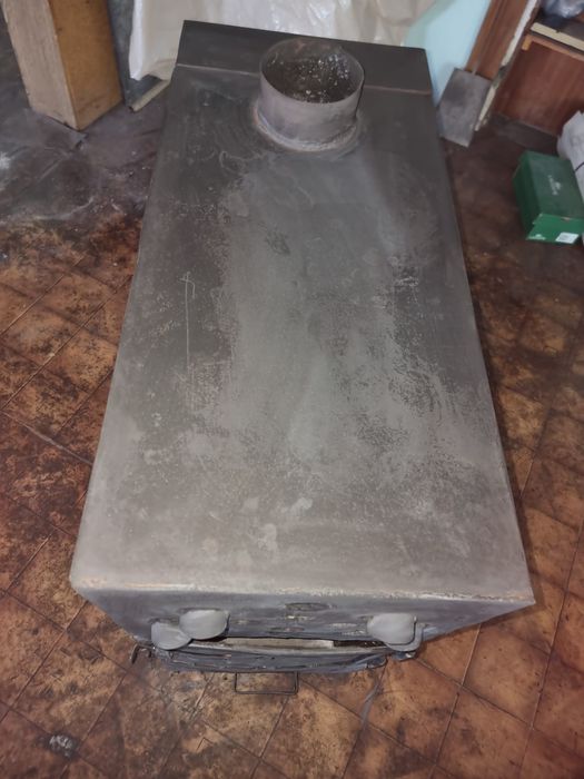 Печка на дърва и въглища за големи помещения