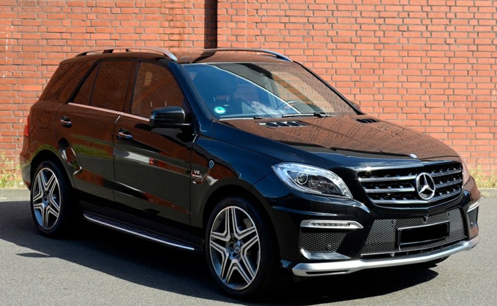 W166 ML63AMG пакет предна броня задна броня накрайници Mercedes LED