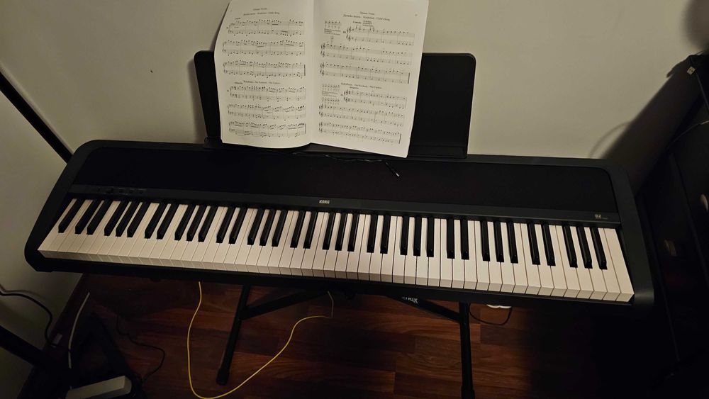 Продавам KORG B2