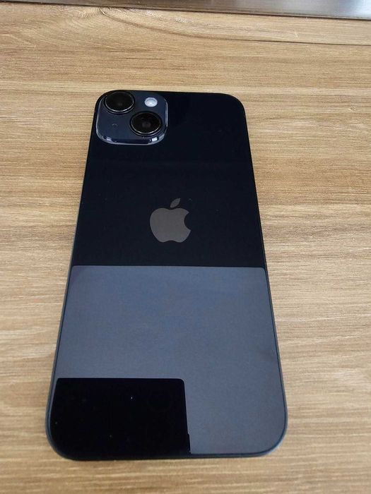 iPhone 14, 256 GB, Midnight – stare impecabilă + 6 huse cadou!