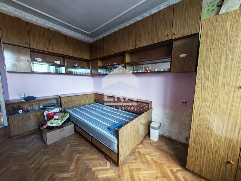 Продава се Четиристаен апартамент в Силистра, Център - 115 кв.м за 645 €/кв.м - Снимка #2
