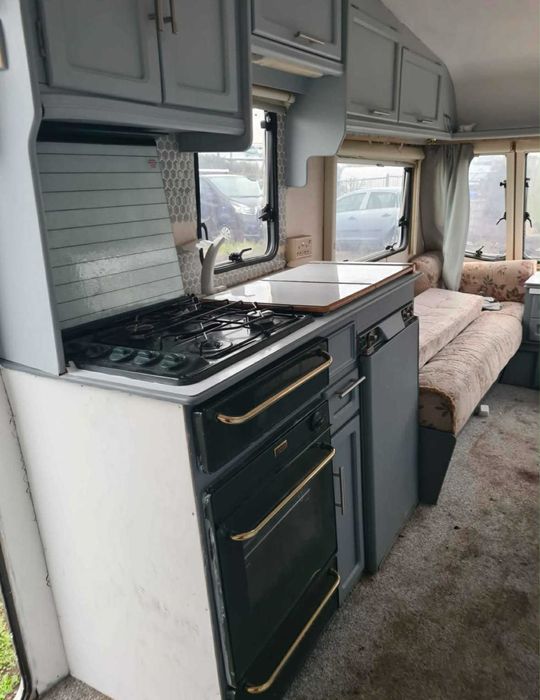 Vand rulota adusa recent in romania