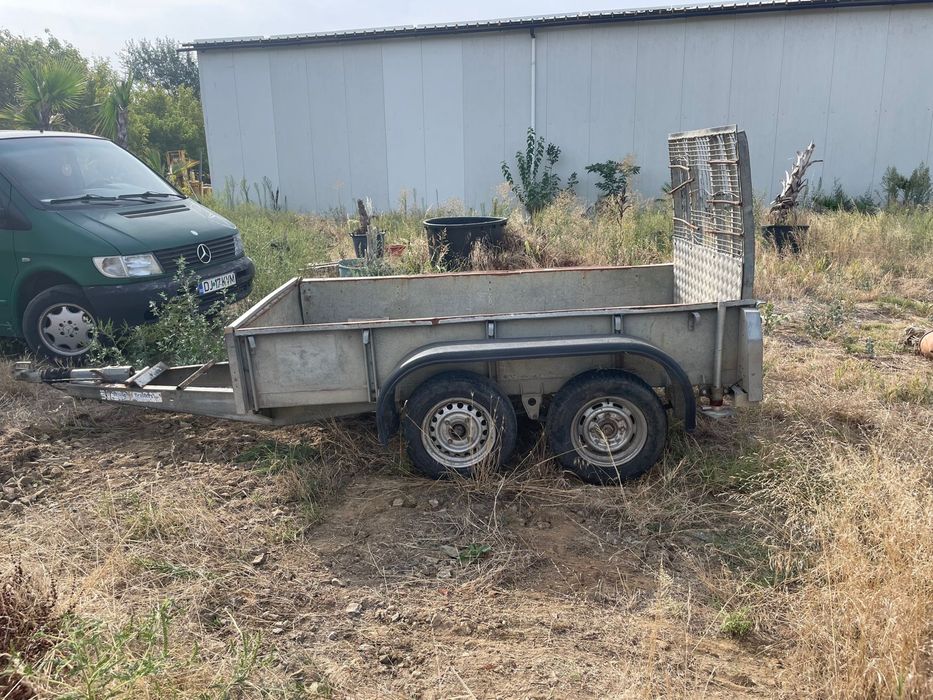 Remorca utilaje 2,700 kg