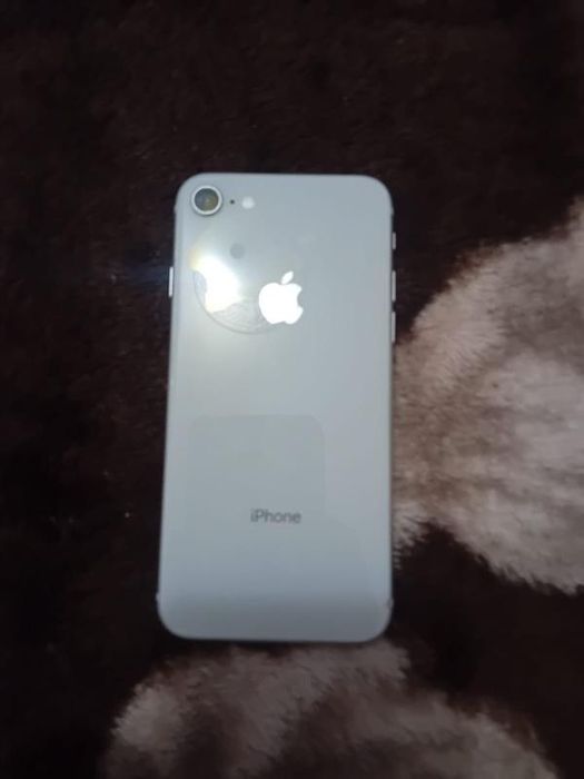 Iphone 8 64 GB..
