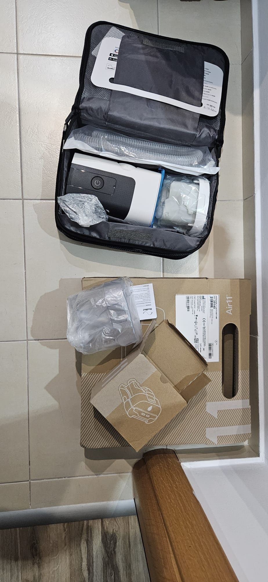 ResMed AirSense 11 AutoSet (2500lei)+ umidificator (300lei)