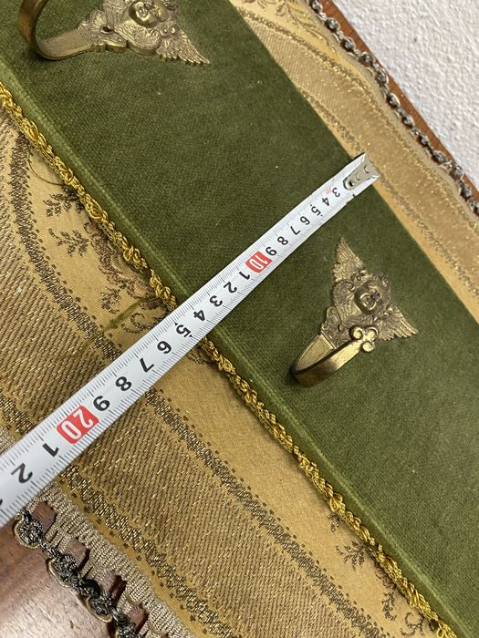 Френска барокова закачалка с месингови куки