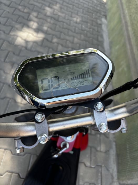 Vand scuter electric moped