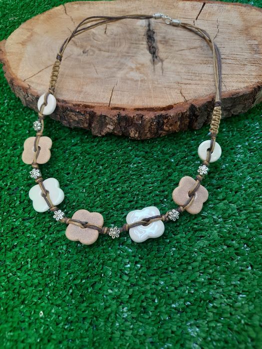 Колиета от керамика, ръчна изработка