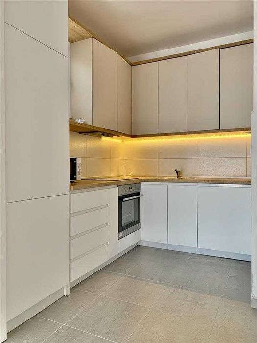 Дава се под наем Двустаен апартамент в Бургас, Зорница - 53 кв.м за 229.5 € - Снимка #2