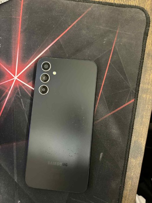 Продавам Samsung a34