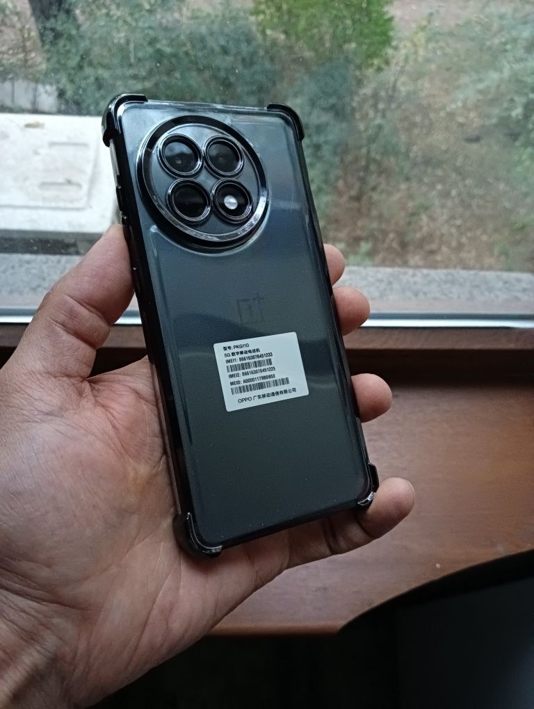 Продается OnePlus Ace5 (13R)