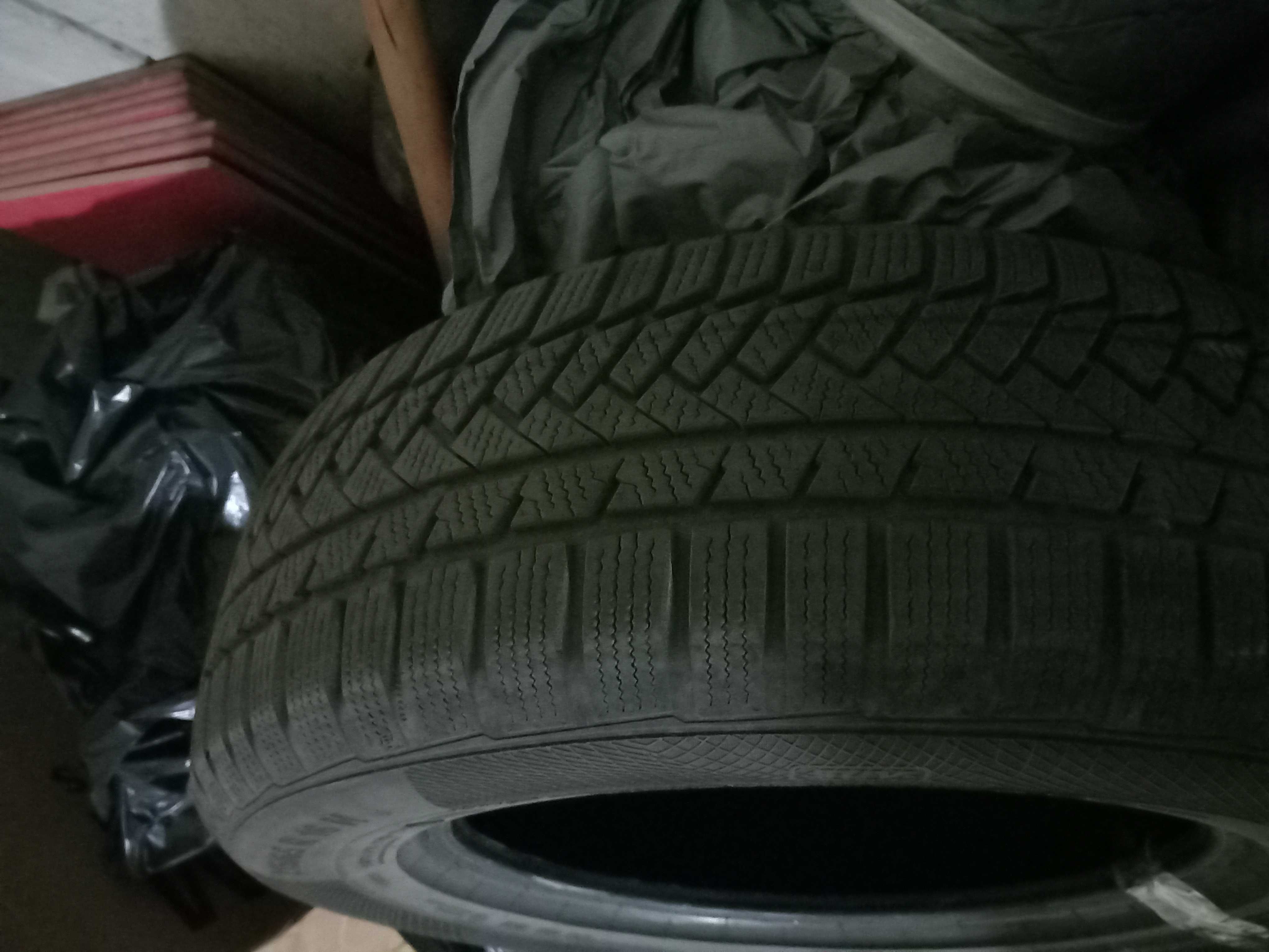 Зимни гуми 215/65/16 Goodyear и Continental