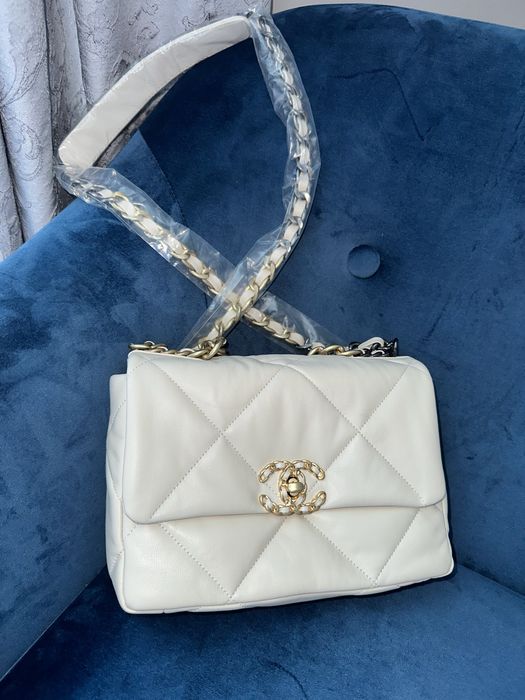 Chanel 19 чанта