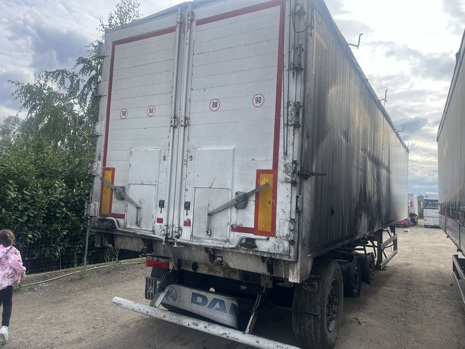 Semiremorcă Mega 60 avariată