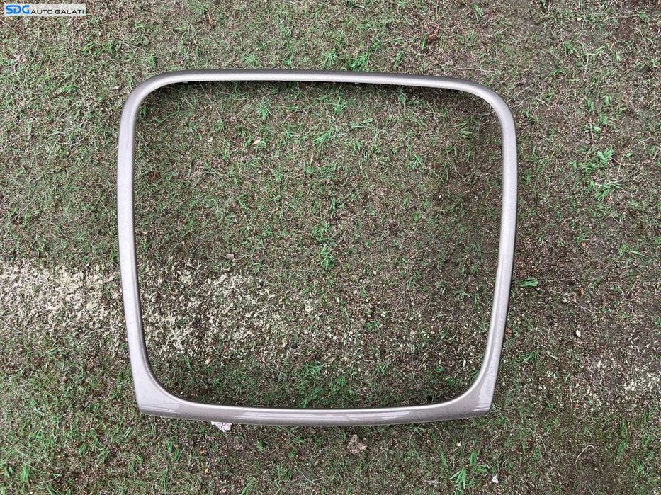 Rama Grila Ornament de la Radio CD Player Consola Centrala Dacia Logan 2 2012 - 2022 [C4532]