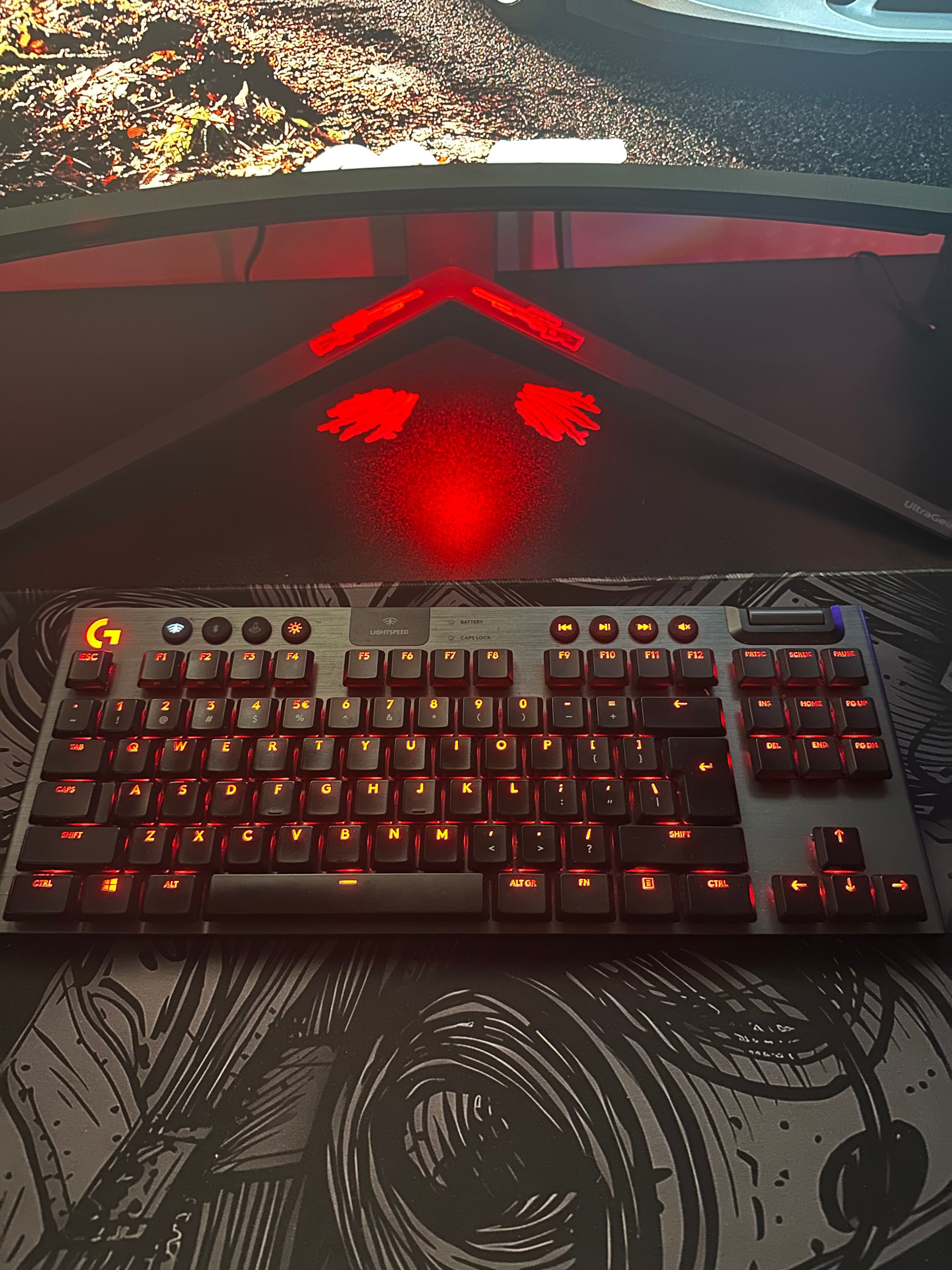 механична клавиатура Logitech G915 TKL