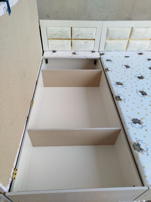 1  kishilik kiravat sandiqli ayiqchasi bor