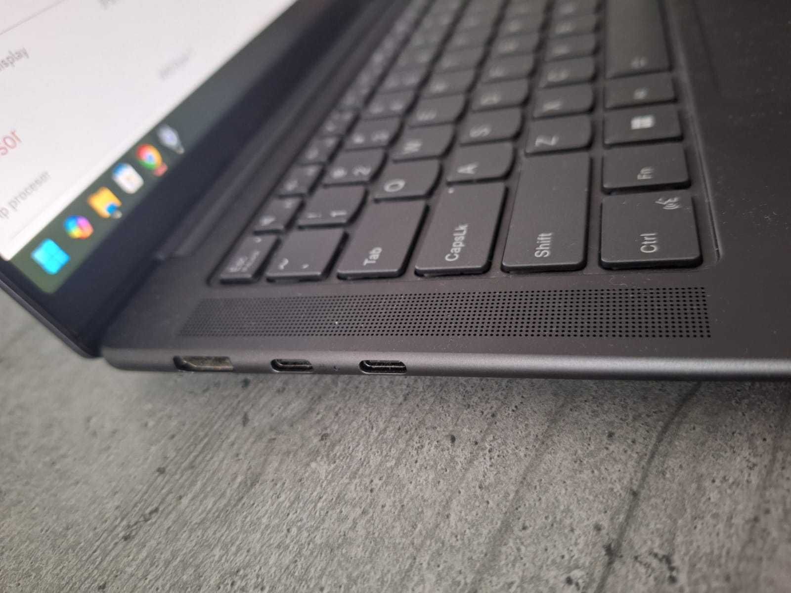 Laptop LENOVO Yoga Pro 7 AMD Ryzen 7 7840HS 32 GB RAM AMD Radeon 780M