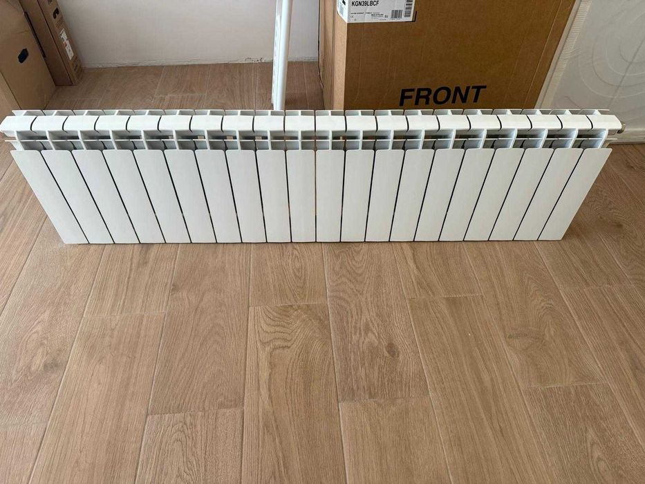 Продавам 2 алуминиеви радиатора и лира – отлично състояние