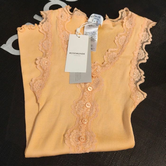 Maieu Rosemunde marimea M nou cu eticheta