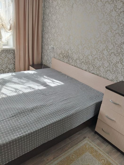 Кровать.. тумба 2шт.  и камот