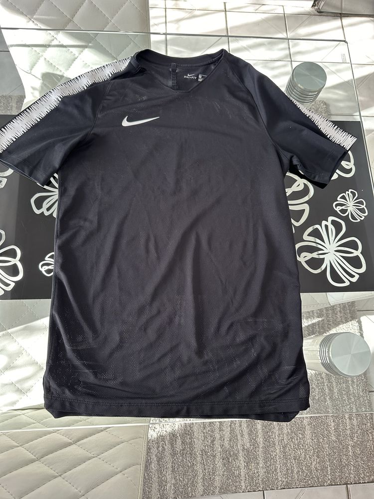 Nike тениска S - размер dry-fit