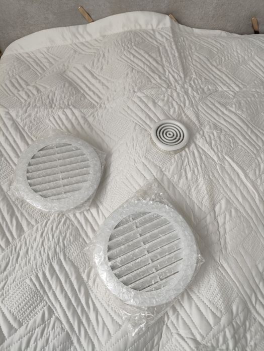 Продам решётки для натяжного потолка