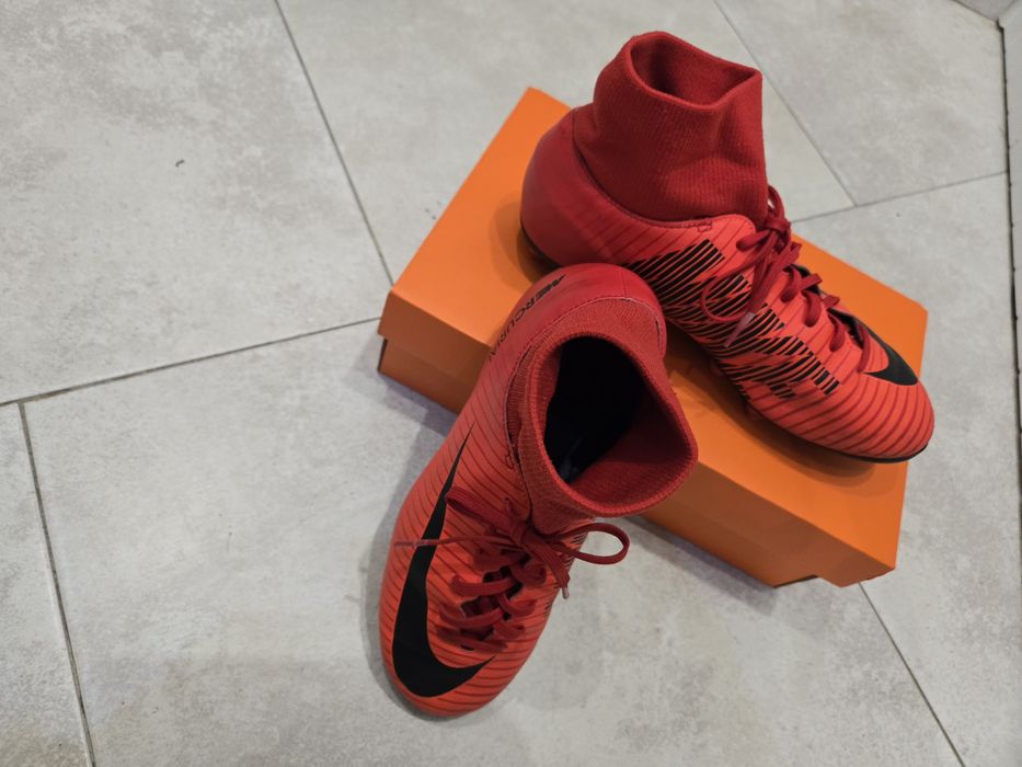 Nike Mercurial футболни