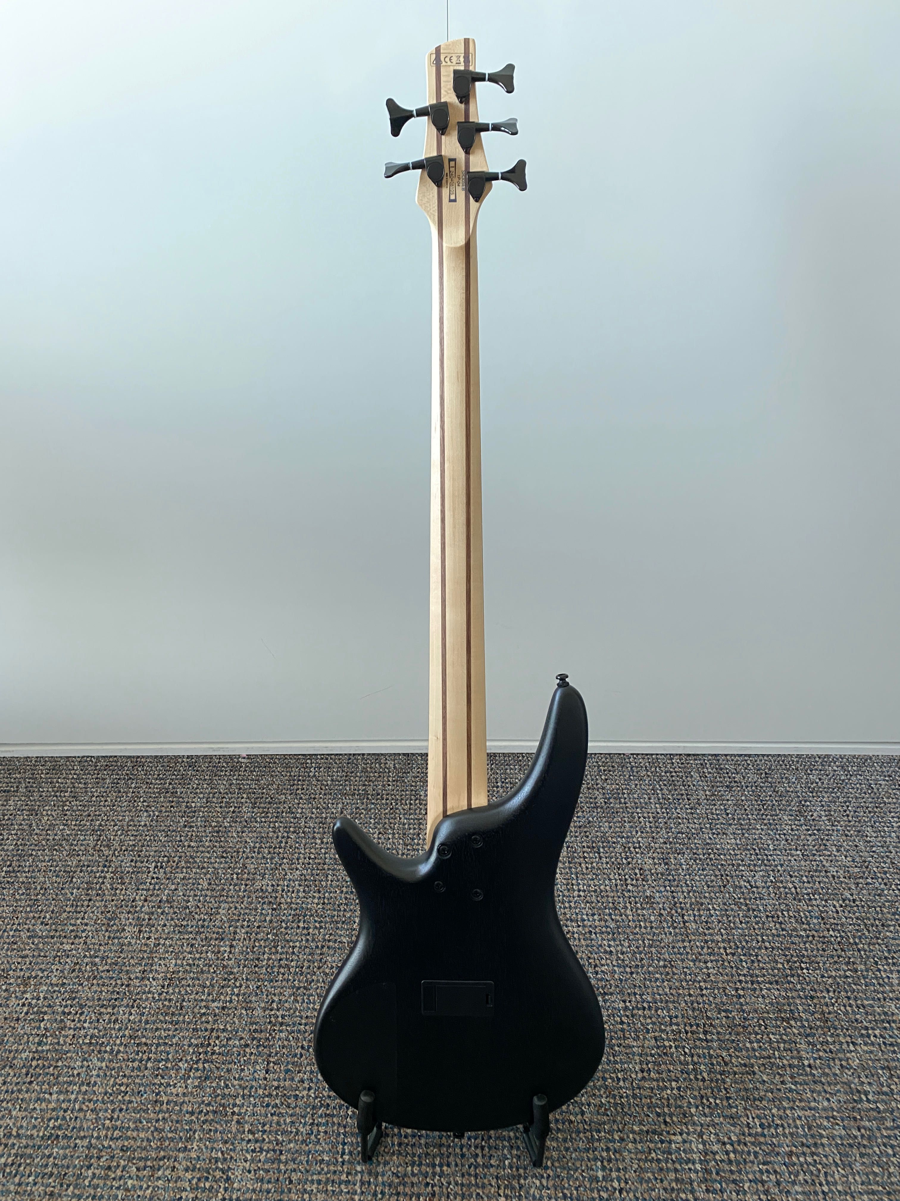Бас китара Ibanez SR305EB (Комплект: калъф, струни)