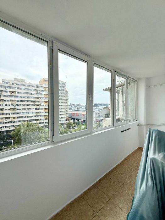 Apartament 4 camere 2 balcoane de vanzare Zona Mega Mall