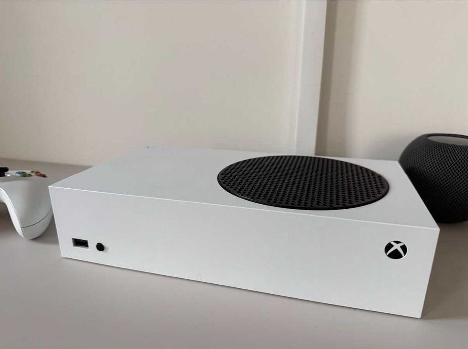 Конзола Xbox Series S 512 GB в Гаранция и с Подарък