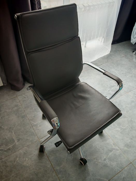 Кресло офисное в хорошем состоянии