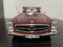 Macheta Mercedes-Benz 230 SL scara 1/18 Norev