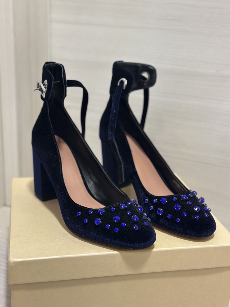 Pantofi bijuterie Max&Co. Noi