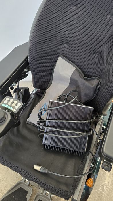 Scaun rulant electric premium Permobil C400